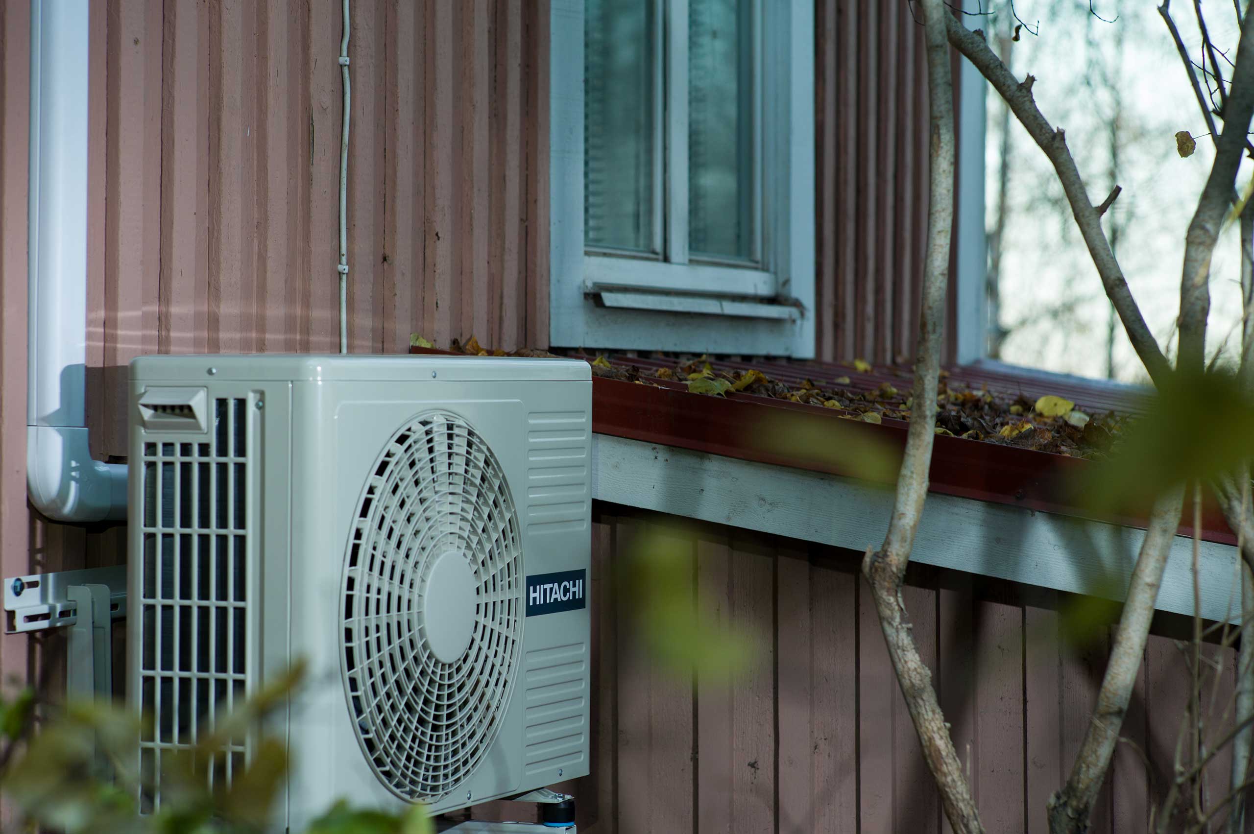 Ilmalämpöpumppu asennus kylmälaite ulkoyksikkö referenssikuva, Tampere, Pirkanmaa, Etelä-Suomi